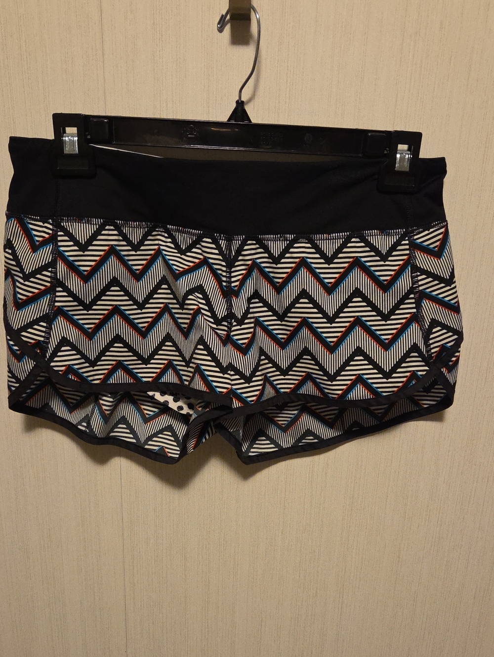 Women's Lululemon Chevron Pattern Athletic Shorts - Black with Multi Accent